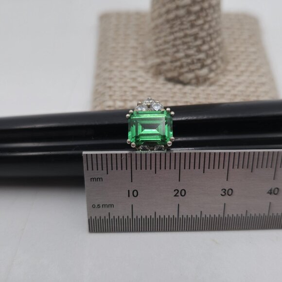 Size 6 Sterling Silver Beautiful Green Cubic Zirconia Gem Ring A3672 - Picture 8 of 9